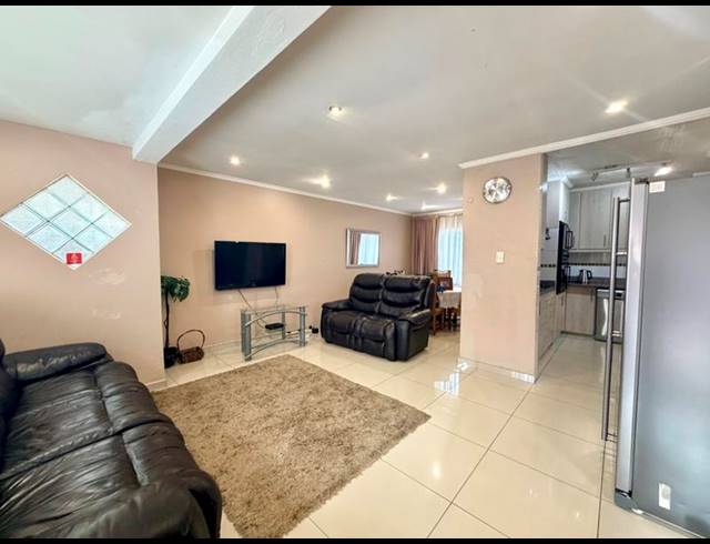 4 BEDROOM HOUSE FOR SALE IN HAVENSIDE